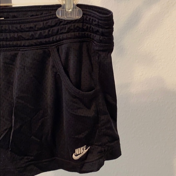 Shorts - Picture 3 of 4